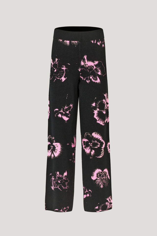 Cabery Trousers Pink Pansy These stretchy, wide-leg knit trousers feature an elasticated waist - front image