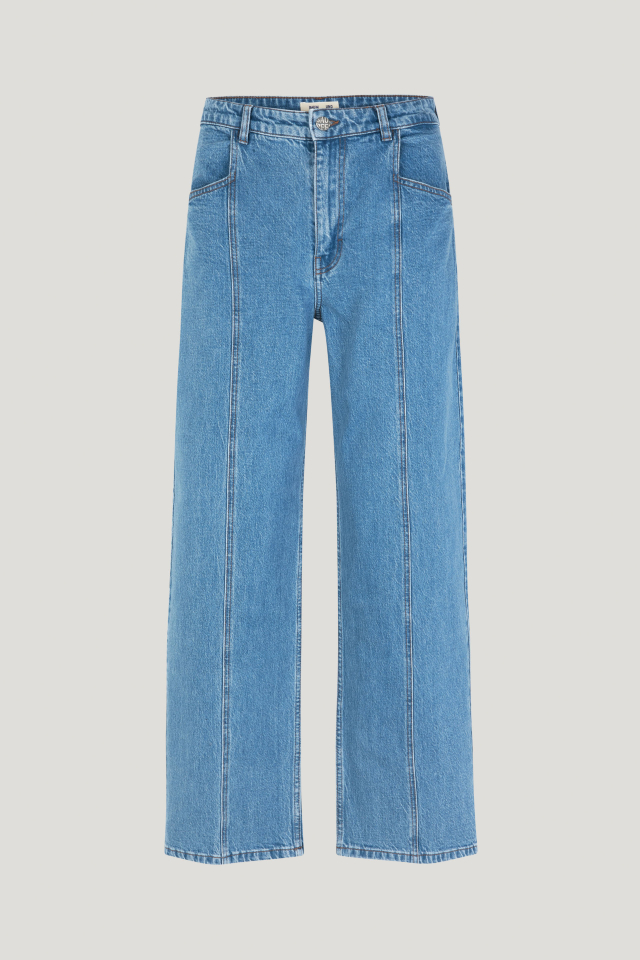 Nara Jeans Blue Vintage Denim These high-rise jeans feature a straight leg, zip fly with button closure, and four pockets - front image