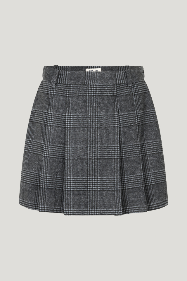 Steffie Skirt Grey Royal Check This low-rise, pleated miniskirt features a zip closure at the side with a button at the side waist - front image