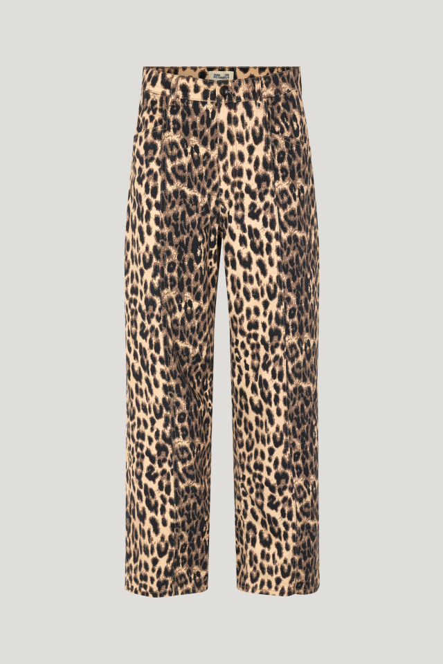 Nara Jeans Brown Baum Leopard These high-rise trousers feature a straight leg, zip fly with button closure, and four pockets - front image